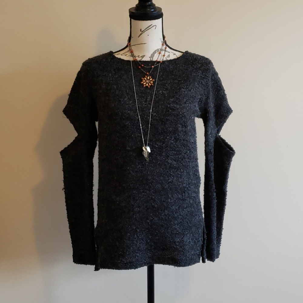 Yoli Rapp Charcoal sweater